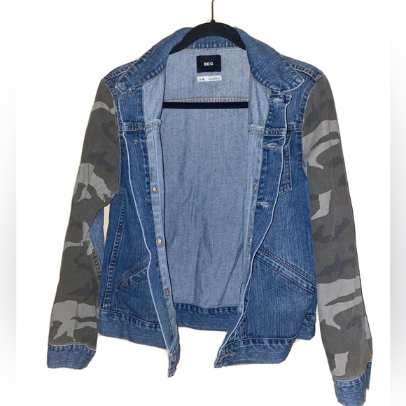 Urban Outfitters BDG: Women’s Denim w/ Camouflage Design Sleeve Jacket | ( L ) - Picture 3 of 4